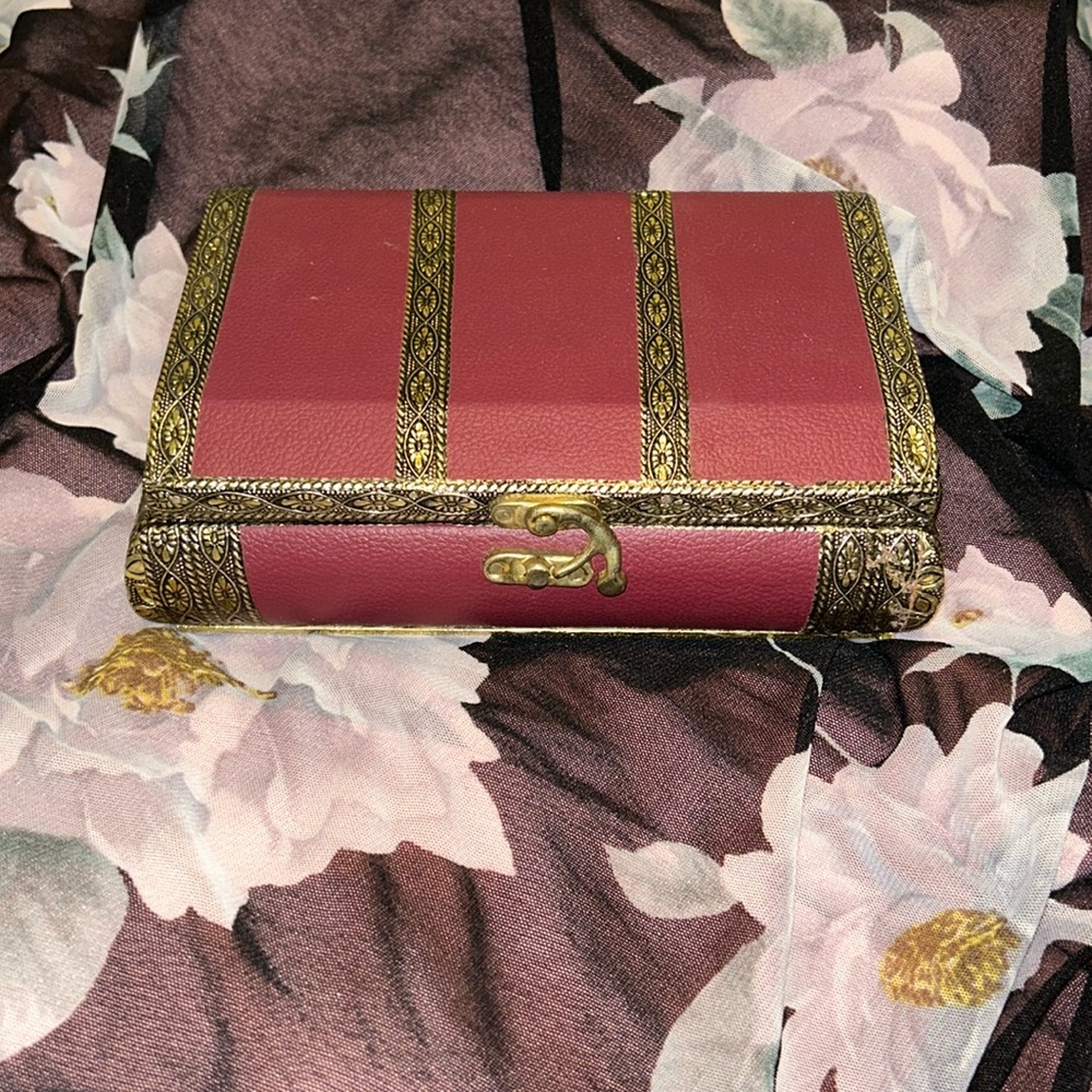 CRYSTAL Women Red Velvet Jewelry box keepsake box bangles watches maroon BNIB